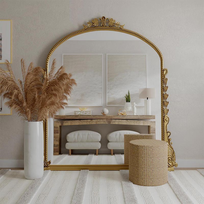 Fynda bland vårt breda utbud av vackra speglar till båda sovrum och hall.