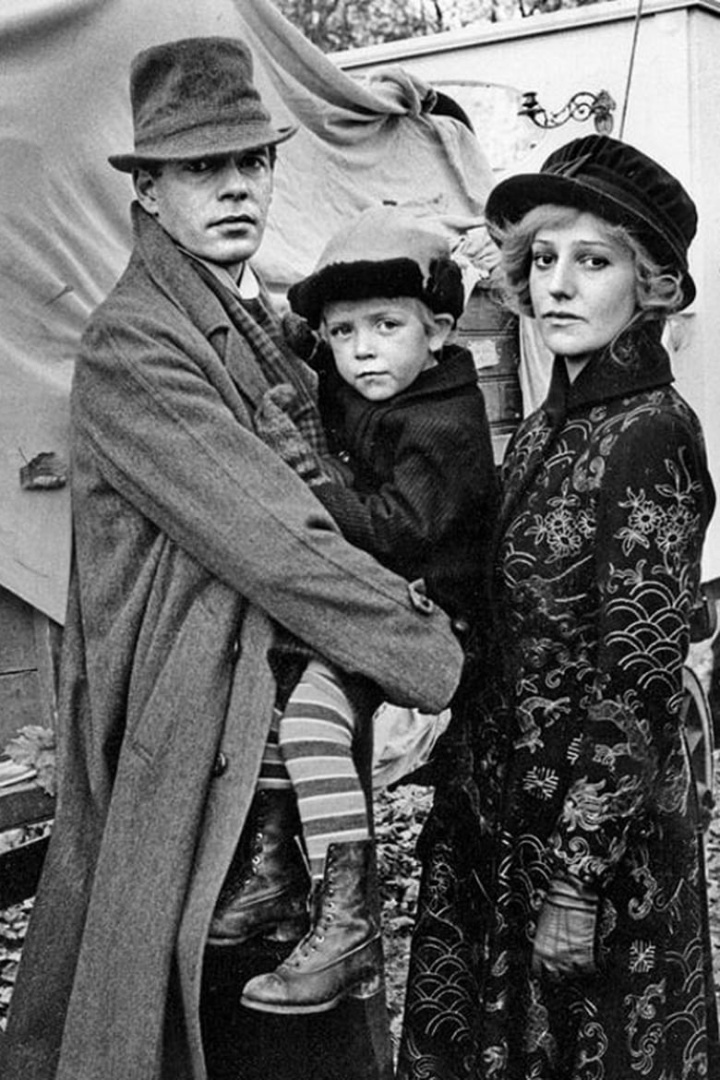 Ester - om John Bauers hustru i gruppen Alla filmer hos Mohamad shop (476909)