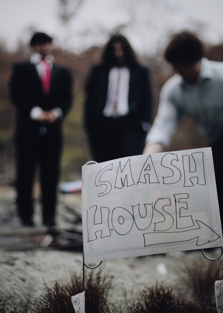 Smash House i gruppen Alla filmer hos Mohamad shop (483117)