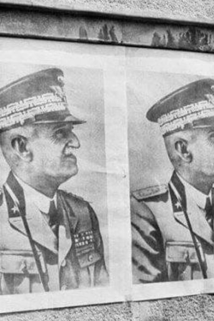 Bullets for the Emperor i gruppen Drama hos Mohamad shop (484763)