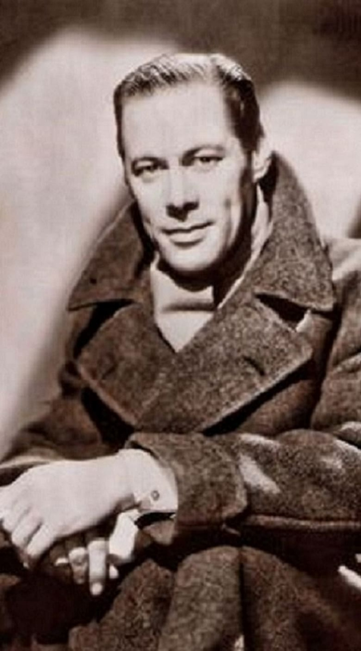 All at Sea i gruppen Alla filmer hos Mohamad shop (486485)