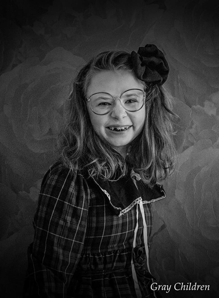 Gray Children: The Story of Mary Clive Cracker i gruppen Alla filmer hos Mohamad shop (487248)