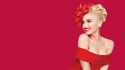 Gwen Stefani\'s You Make It Feel Like Christmas