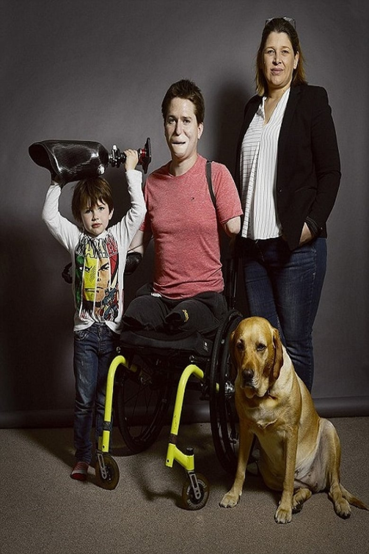 The Extraordinary Case of Alex Lewis i gruppen Alla filmer hos Mohamad shop (498825)