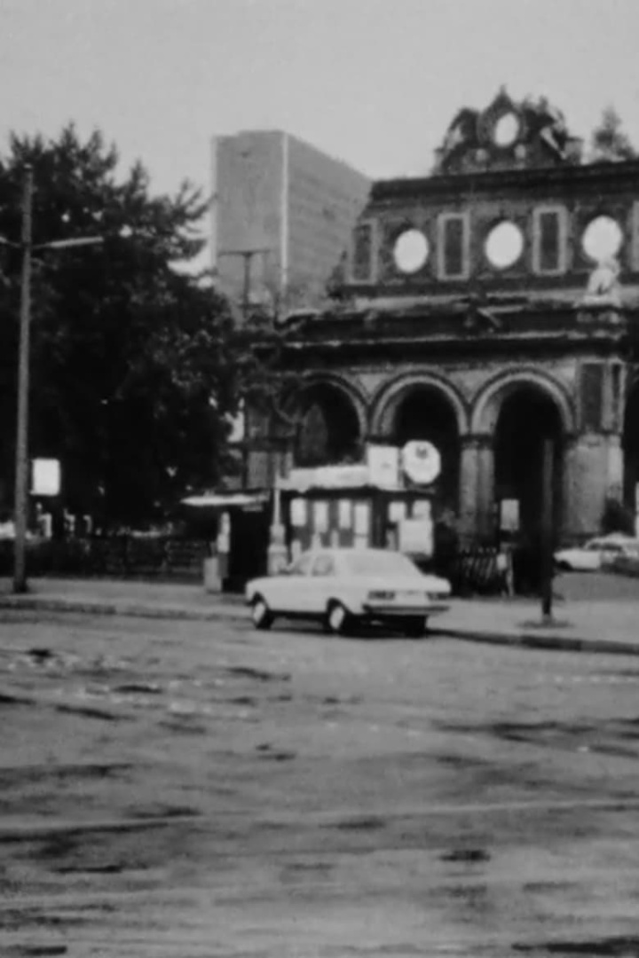 Close to Home i gruppen Alla filmer hos Mohamad shop (511756)