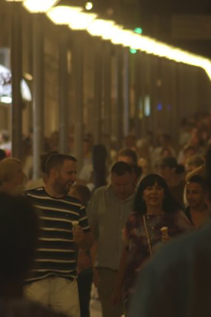 Momsy i gruppen Alla filmer hos Mohamad shop (514015)