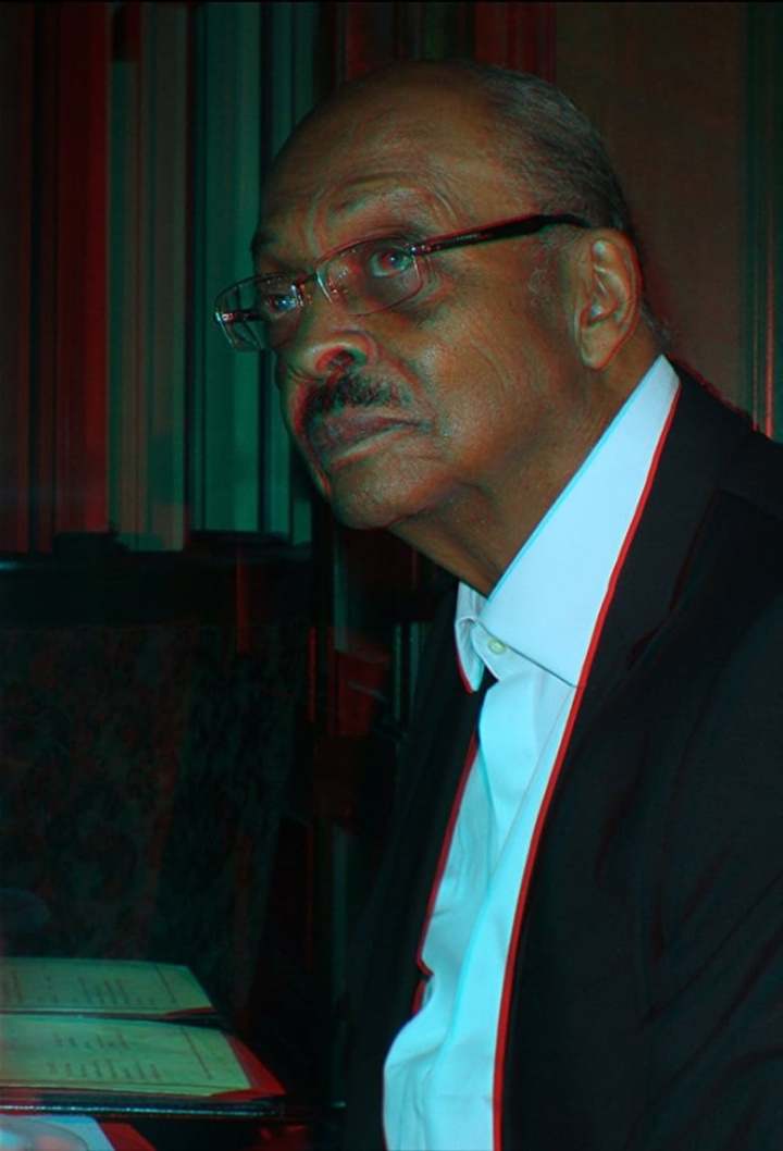 Froze in My Clothes: Celebrating a Radio Icon i gruppen Alla filmer hos Mohamad shop (514258)