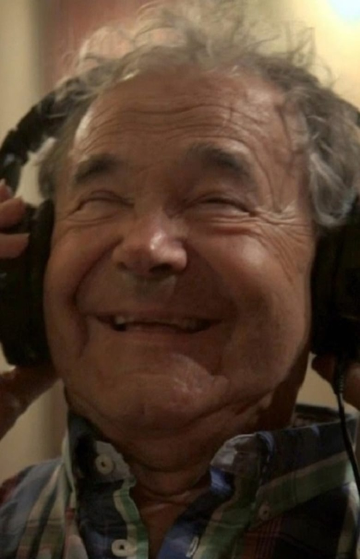 La tribu de Pierre Perret chante... Au café du canal i gruppen Alla filmer hos Mohamad shop (514775)