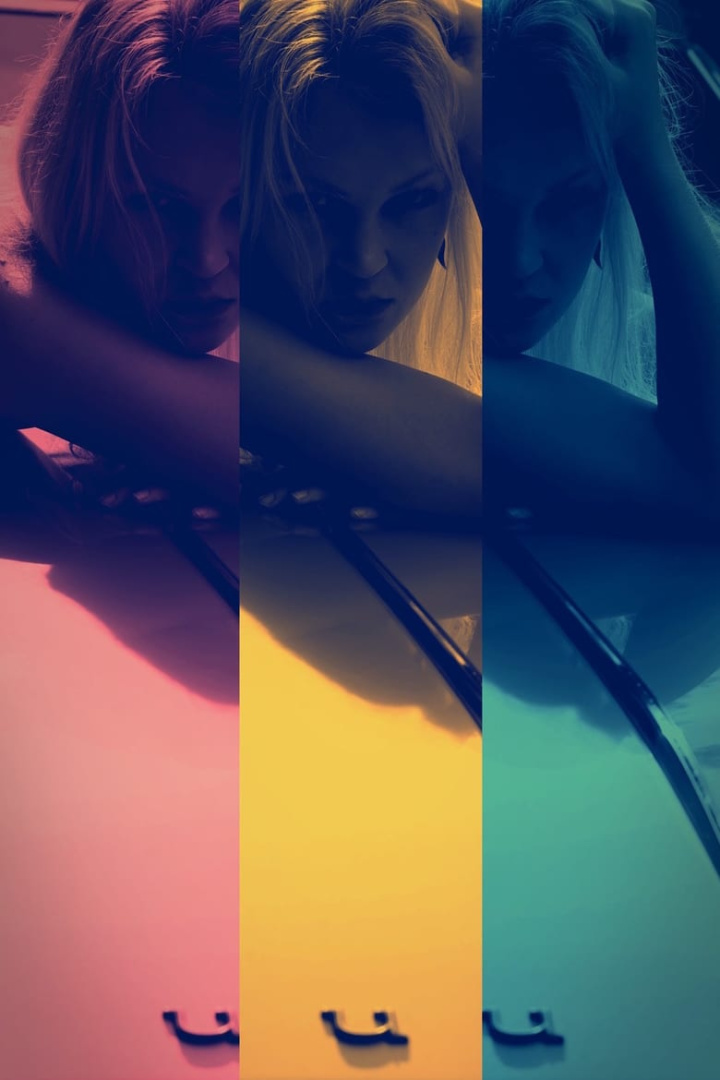 The Sky is Blue with Lies: Tribeca Phaedra i gruppen Alla filmer hos Mohamad shop (522139)