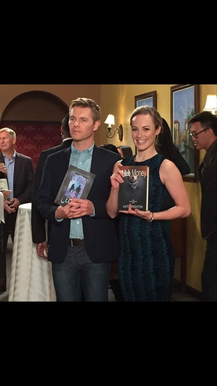 Happily never after i gruppen Alla filmer hos Mohamad shop (522328)