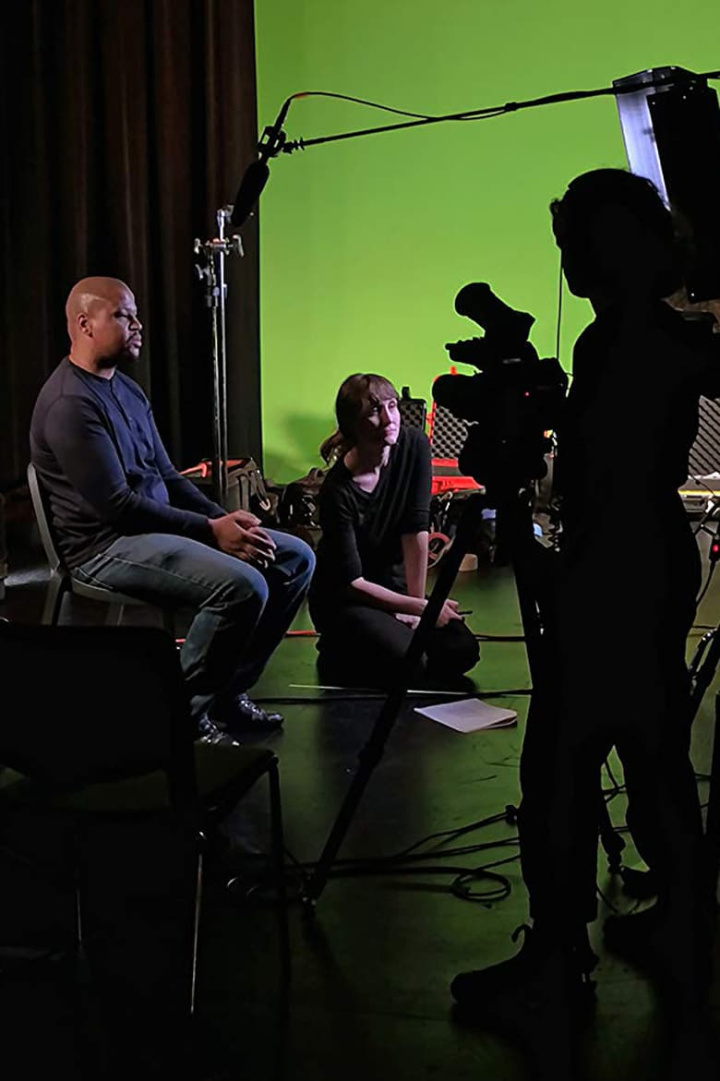 Hi I Need to Be Loved i gruppen Alla filmer hos Mohamad shop (541758)