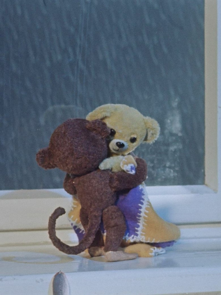 Alle helfen Teddy i gruppen Alla filmer hos Mohamad shop (542338)