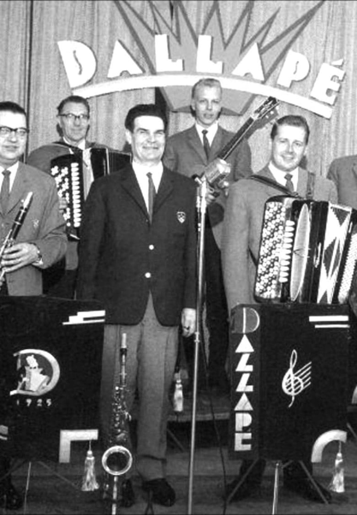 A.Aimo & Dallapé Orchestra i gruppen Alla filmer hos Mohamad shop (544748)