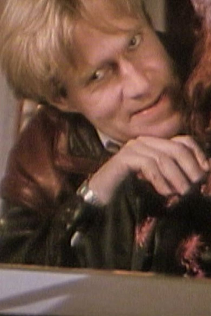 Svidande affärer eller Historien om de fuktskadade gitarrerna i gruppen Alla filmer / TV Movie hos Mohamad shop (546344)