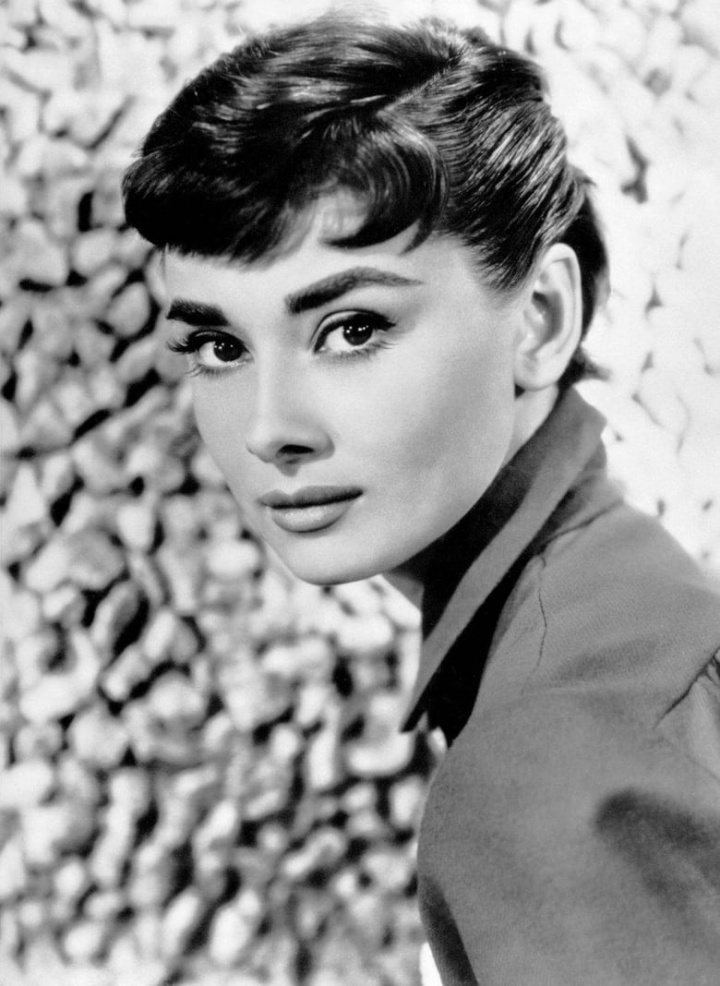 Audrey Hepburn - Ein Star auf der Suche nach sich selbst i gruppen Alla filmer / Documentary hos Mohamad shop (552042)