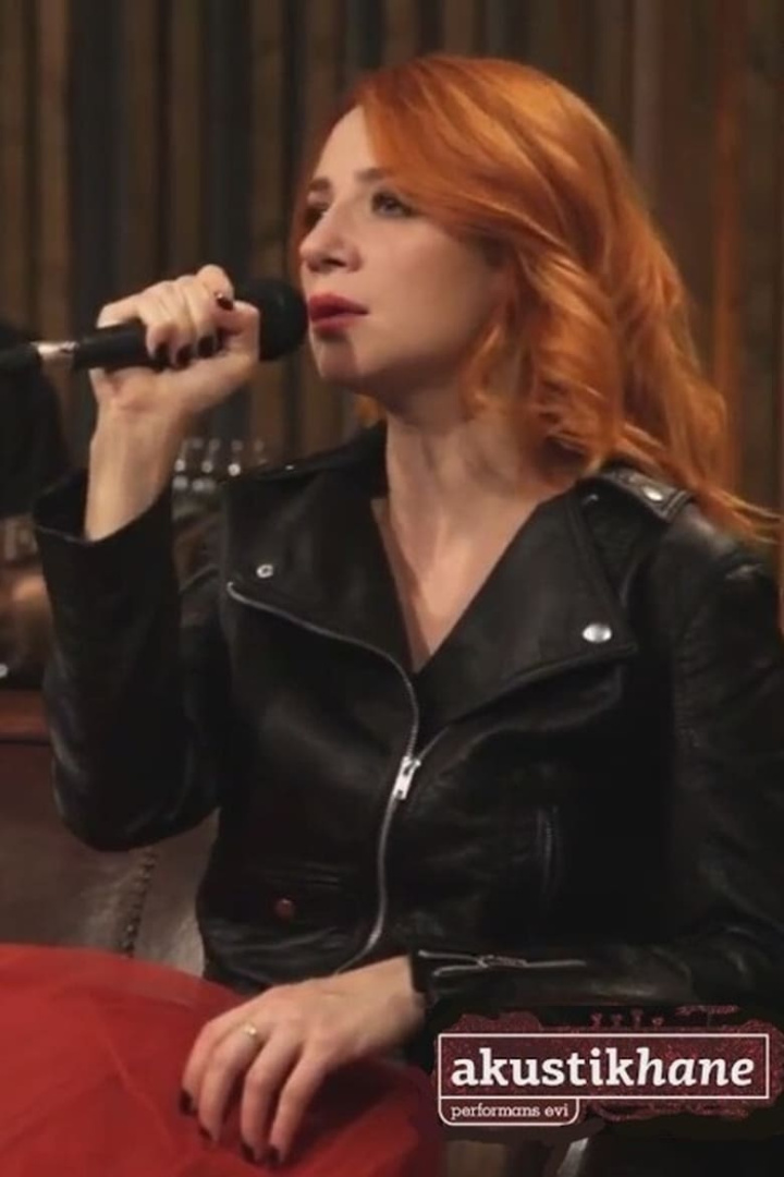 Aylin Aslim Live on Akustikhane i gruppen Alla filmer / Music hos Mohamad shop (553476)