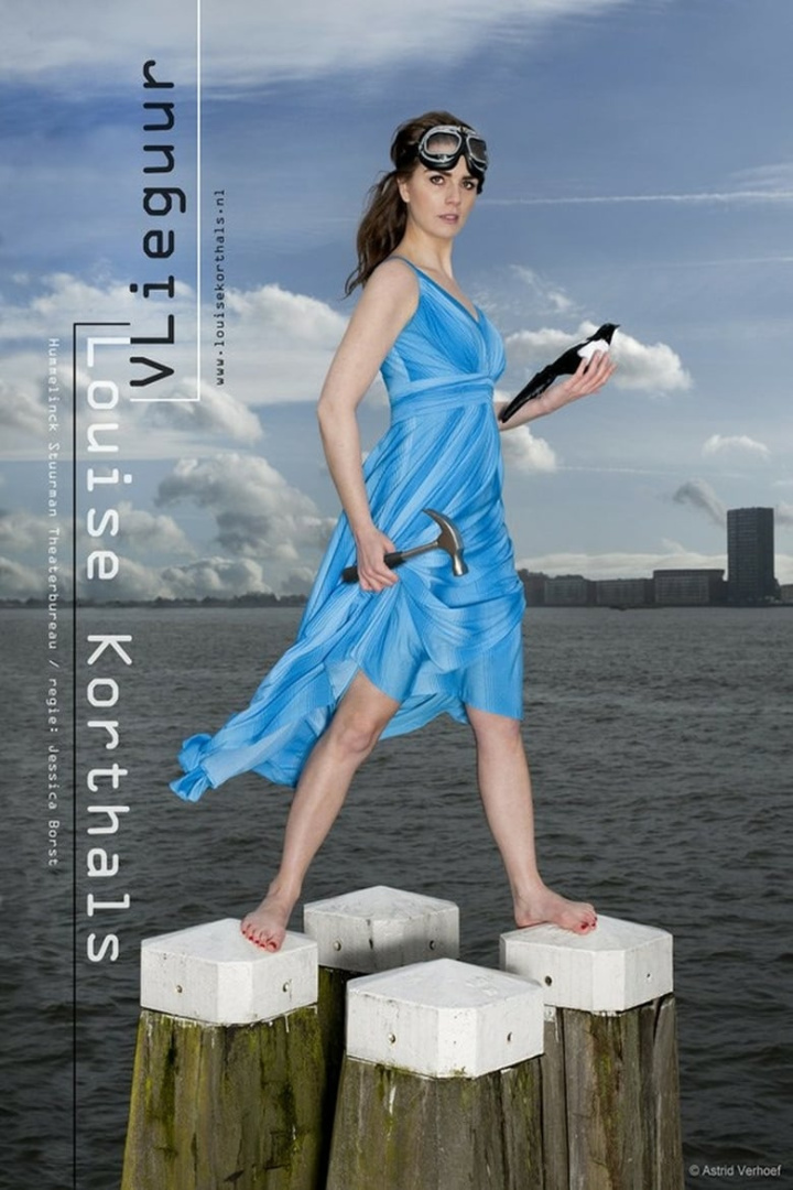 Louise Korthals: Vlieguur i gruppen Alla filmer / Comedy hos Mohamad shop (561624)