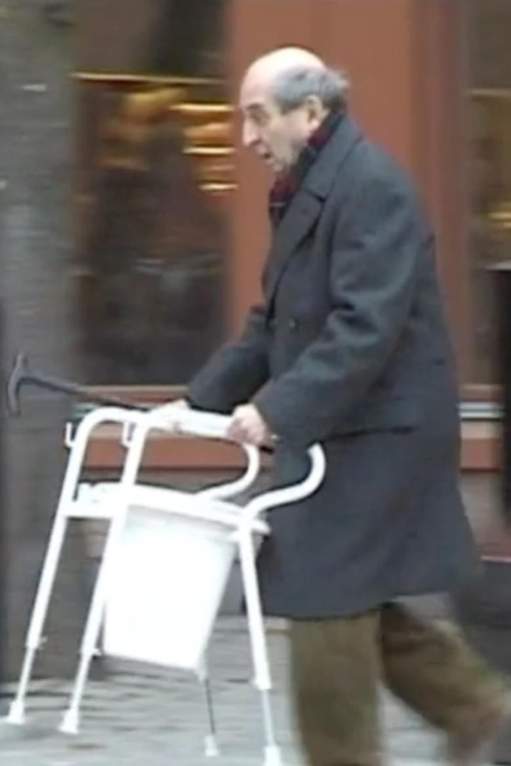 Old in Sweden i gruppen Komedi hos Mohamad shop (589265)