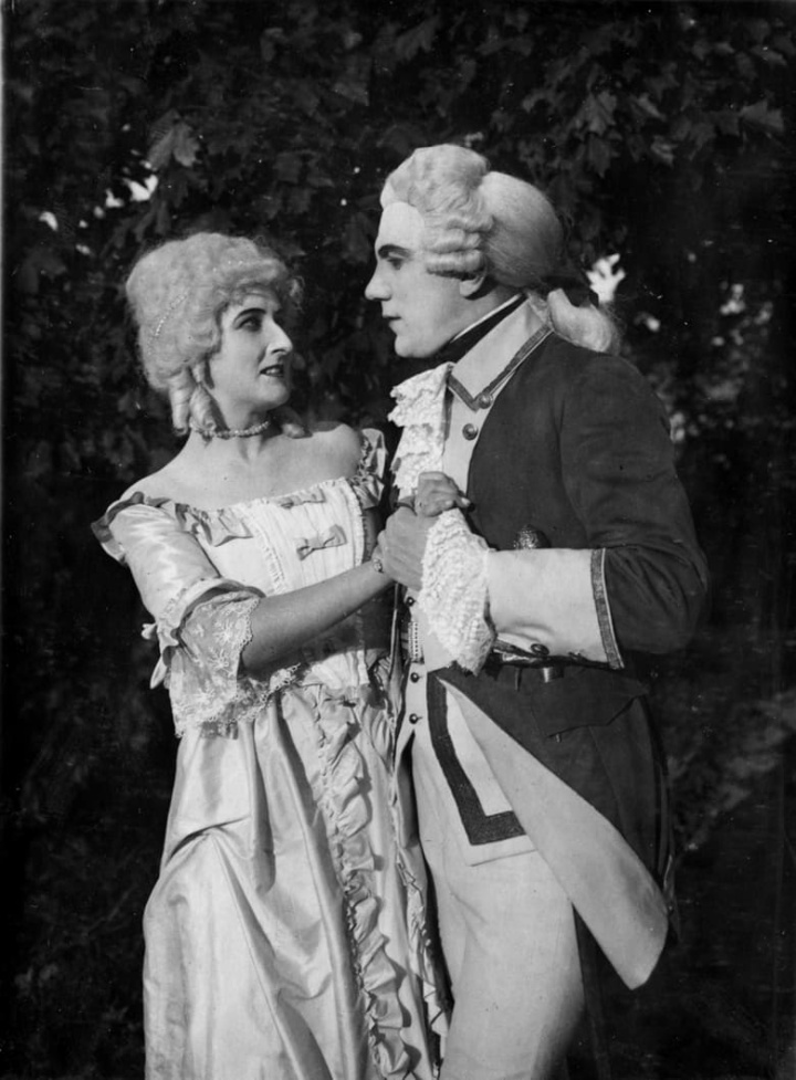 Rautakylän vanha parooni i gruppen Alla filmer hos Mohamad shop (594872)