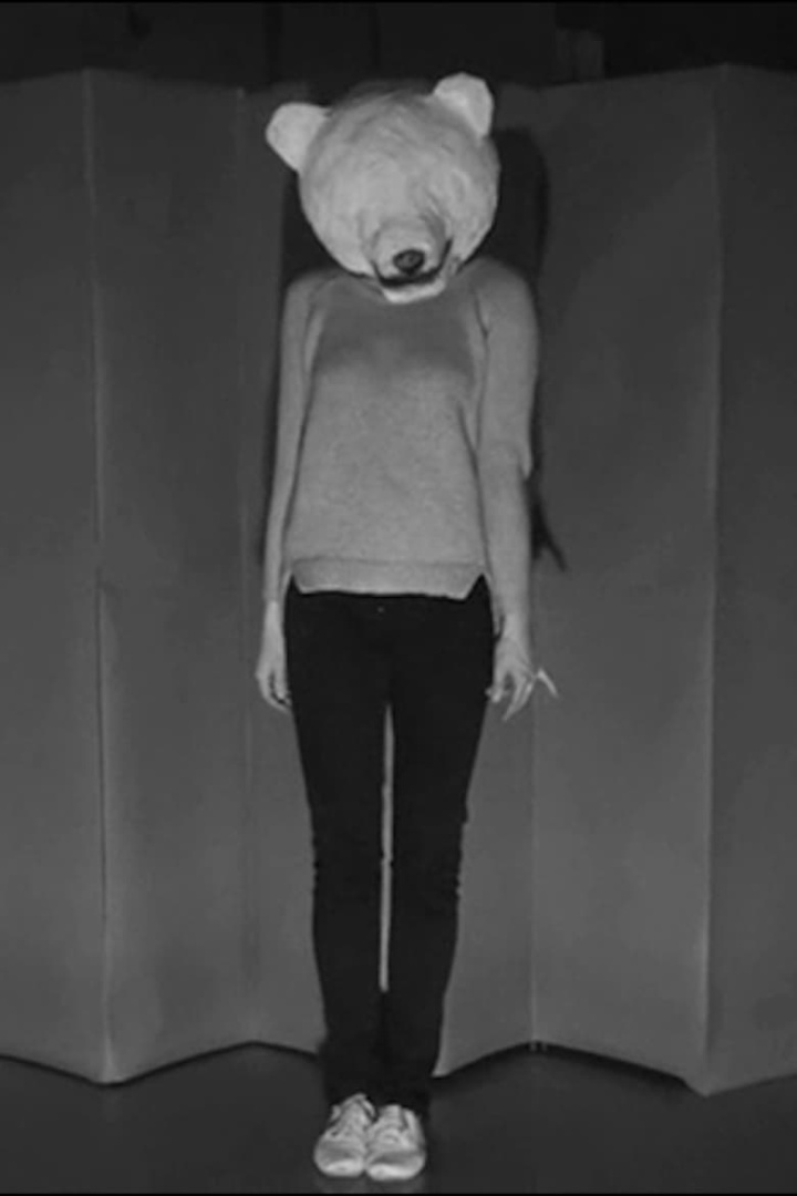 A Story of a Bear, Who Drowns Forever, Over and Over i gruppen Alla filmer / Documentary hos Mohamad shop (599690)