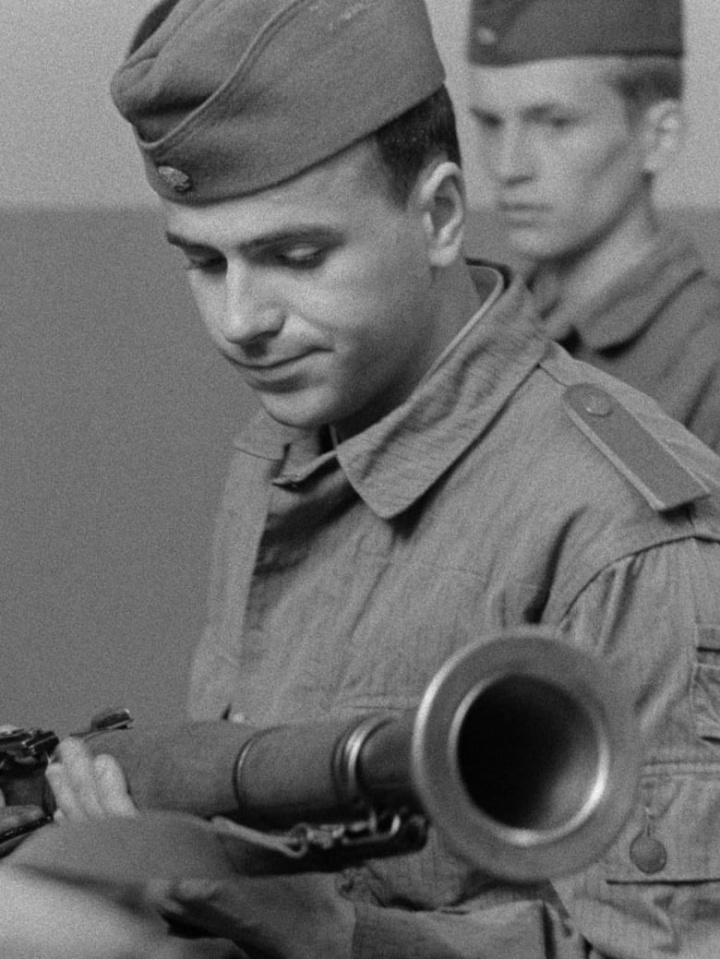 Einberufen i gruppen Alla filmer / Documentary hos Mohamad shop (604395)