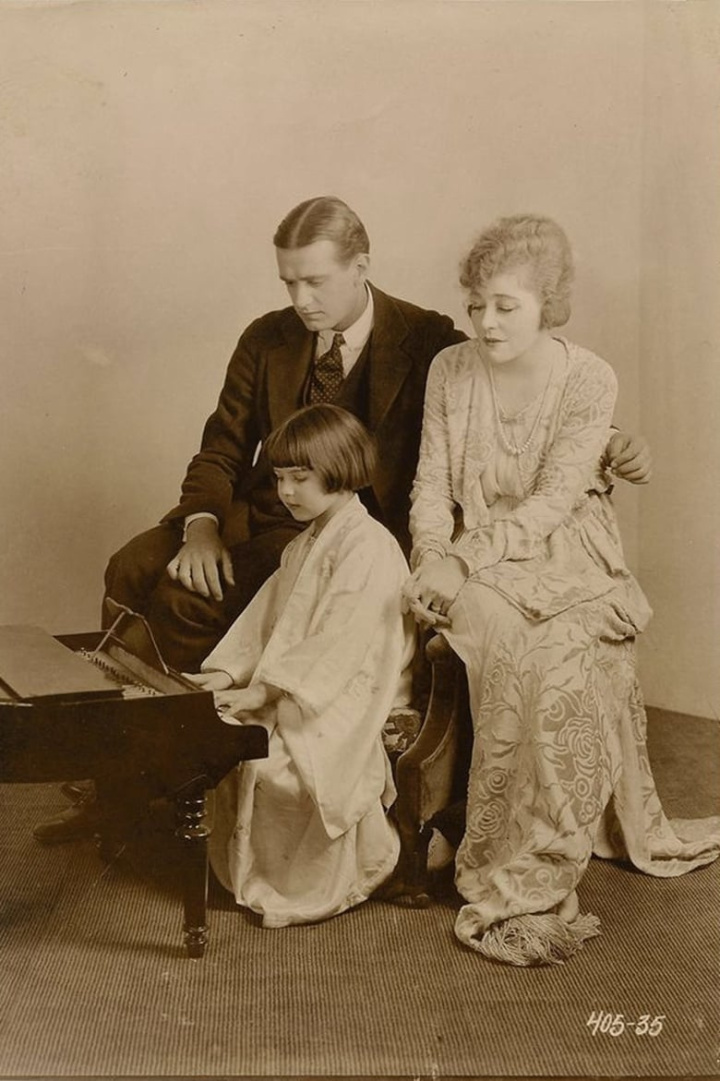 The Cradle i gruppen Drama hos Mohamad shop (621279)