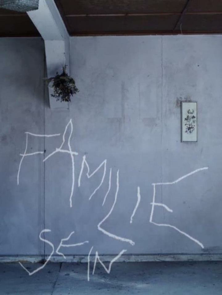 Familie sein i gruppen Alla filmer / Drama hos Mohamad shop (622576)