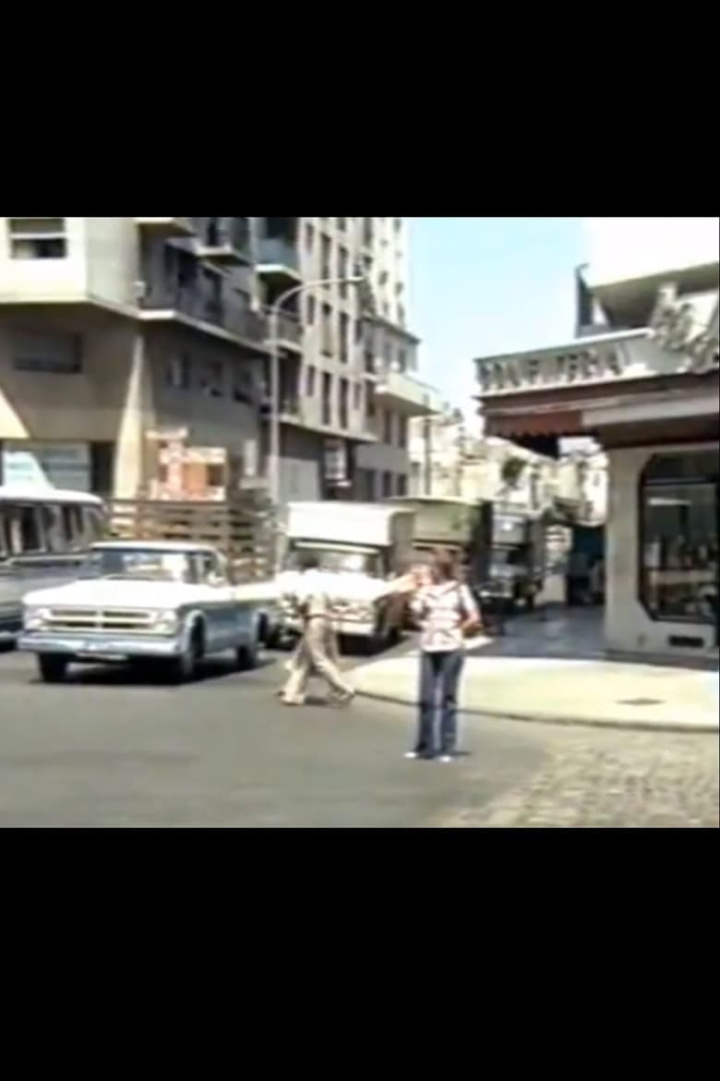 Buenos Aires, la tercera fundación i gruppen Alla filmer / Documentary hos Mohamad shop (631067)