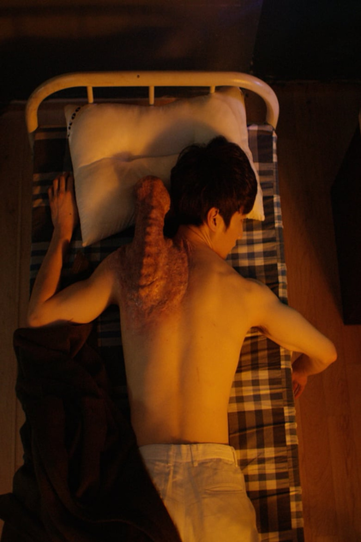 An Absurd Thing i gruppen Alla filmer / Mystery hos Mohamad shop (647156)