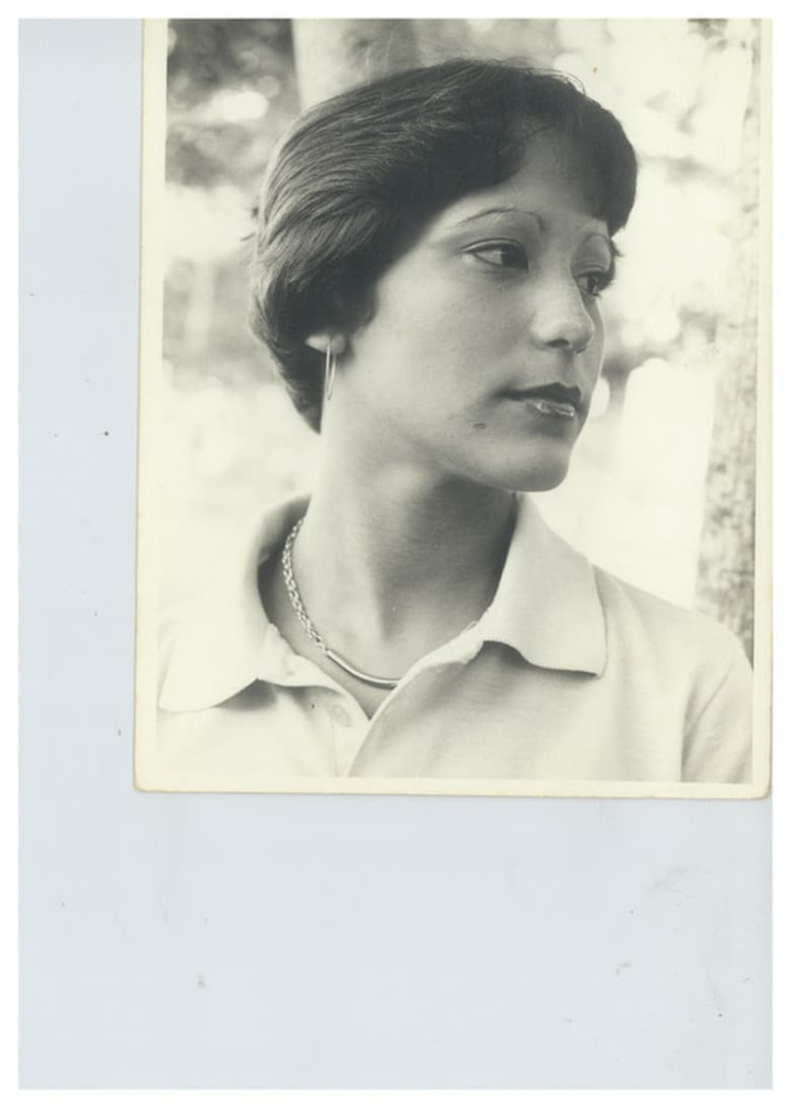 My Mother Resents Me i gruppen Alla filmer / Documentary hos Mohamad shop (648309)