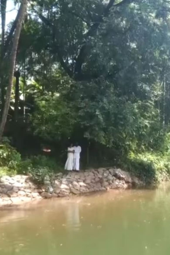 Peyithozhinju i gruppen Alla filmer / Drama hos Mohamad shop (651149)