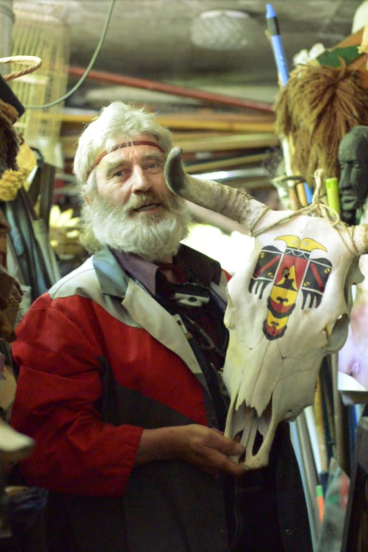 It is Coldest in the Shade of Cages i gruppen Alla filmer / Documentary hos Mohamad shop (652444)