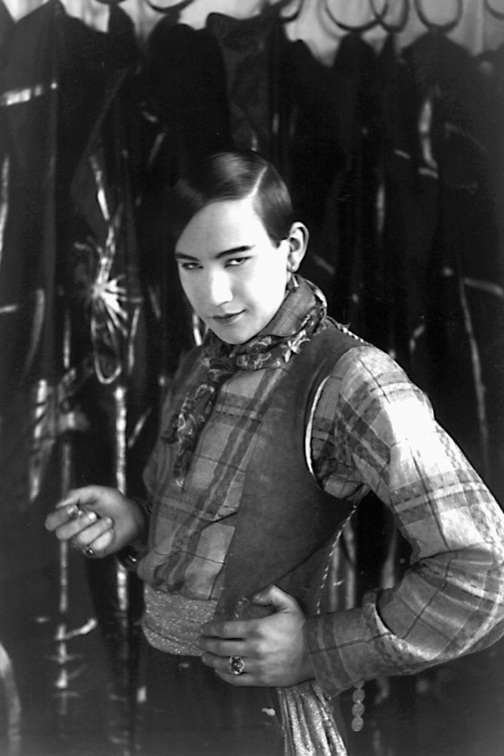 Mustat silmät i gruppen Alla filmer / Drama hos Mohamad shop (656055)