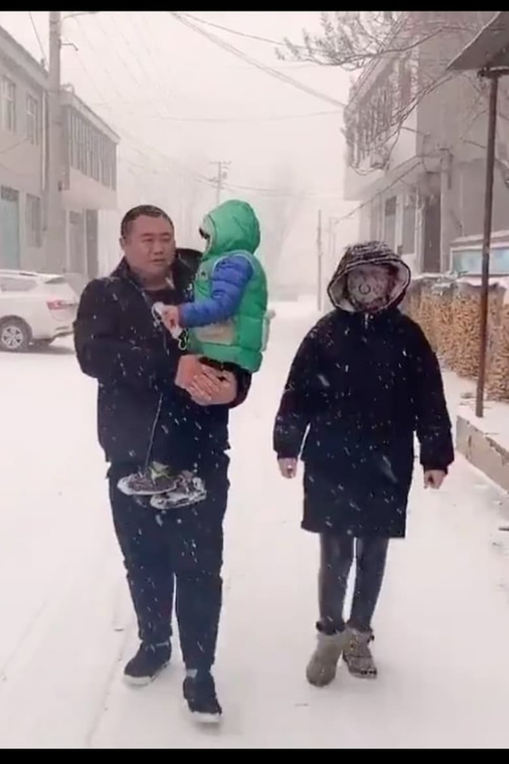 First Snow of 2020 i gruppen Alla filmer / Family hos Mohamad shop (661216)