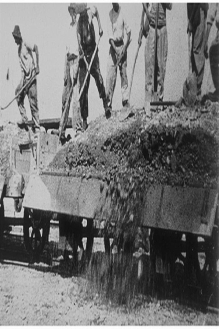 Arrivée et déchargement d’un train de gravier i gruppen Alla filmer / Documentary hos Mohamad shop (665855)